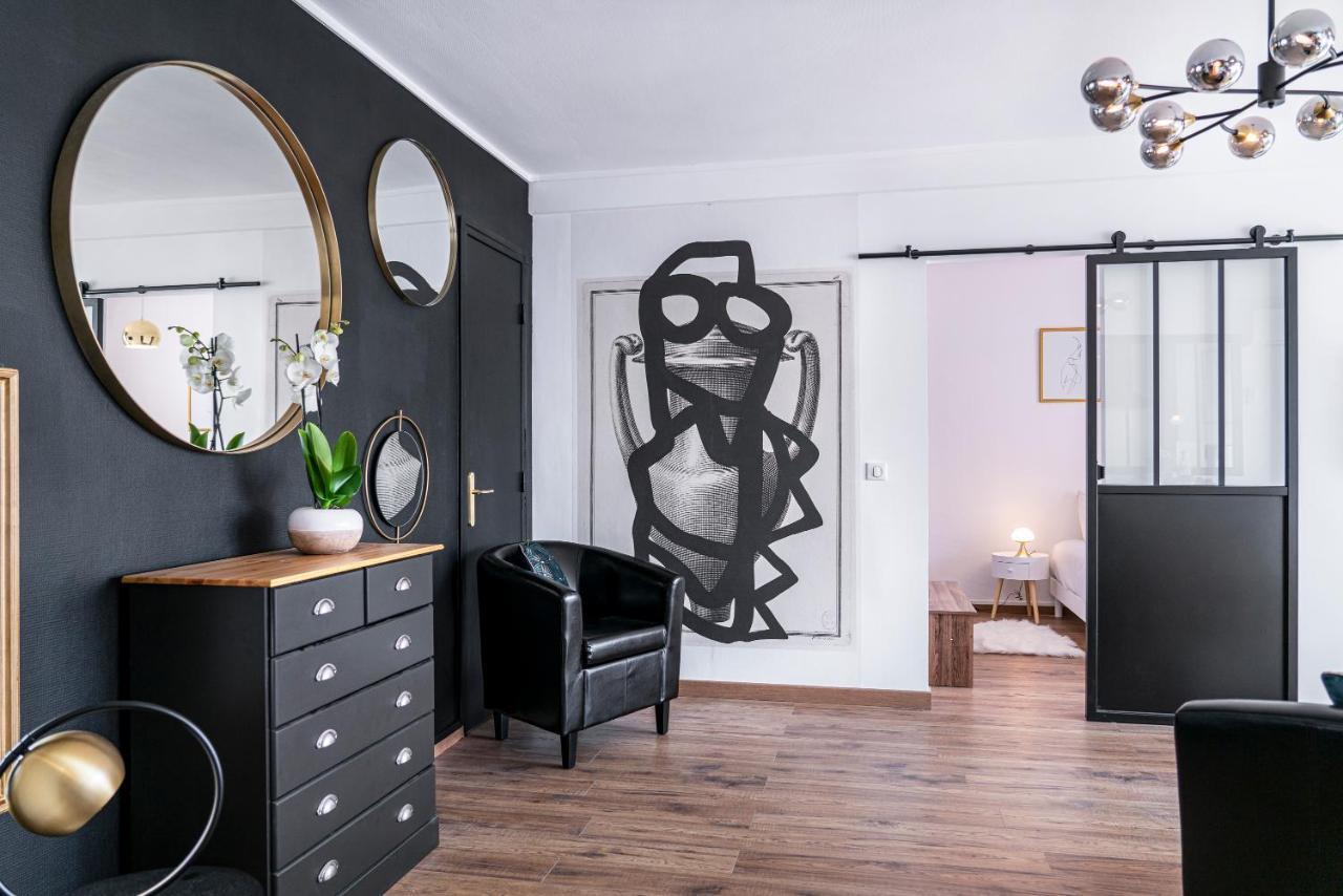 Au Palais Des Pyrenees! Hyper Centre -Clim-Balcon-Parking Gratuit Apartment По Екстериор снимка