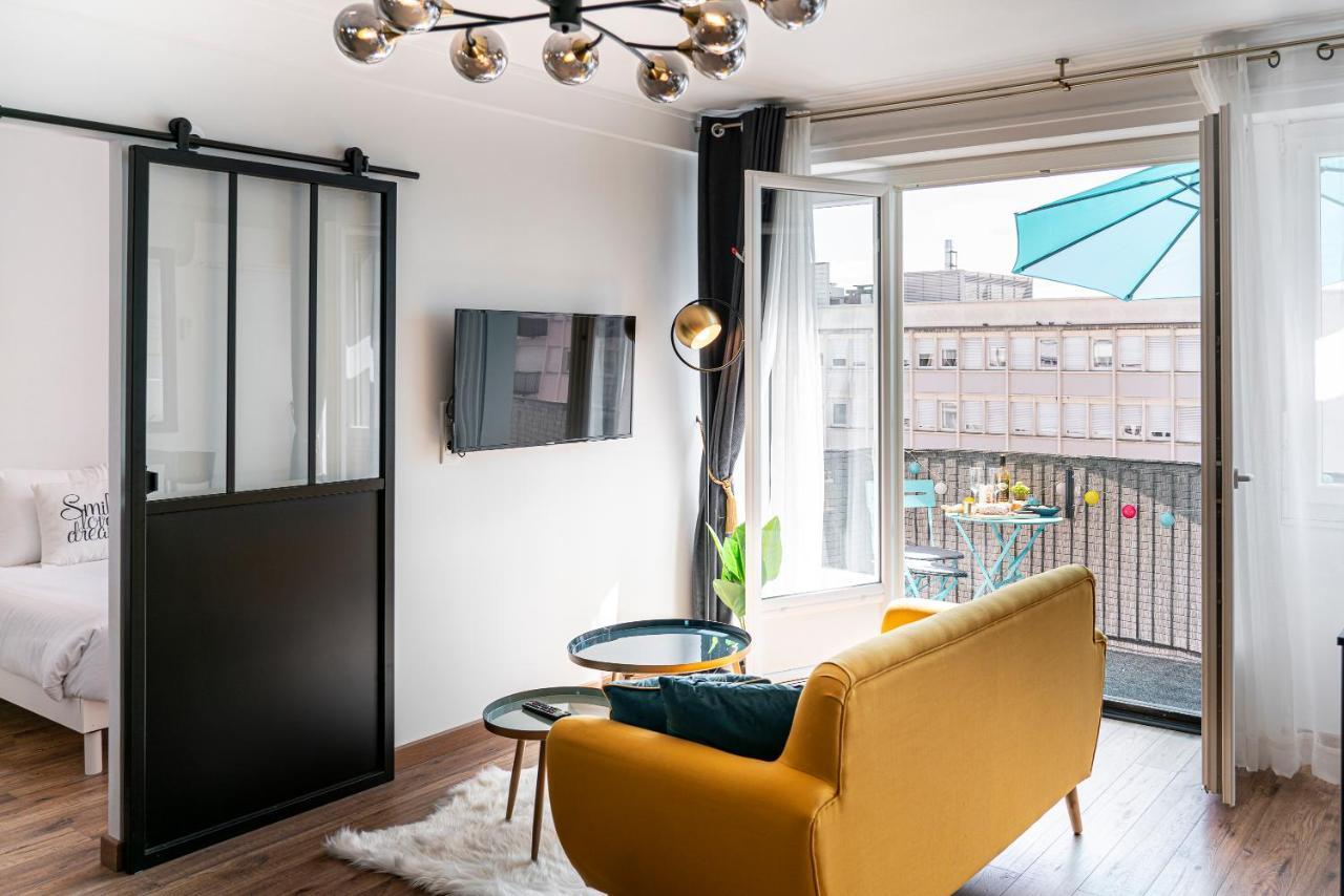 Au Palais Des Pyrenees! Hyper Centre -Clim-Balcon-Parking Gratuit Apartment По Екстериор снимка
