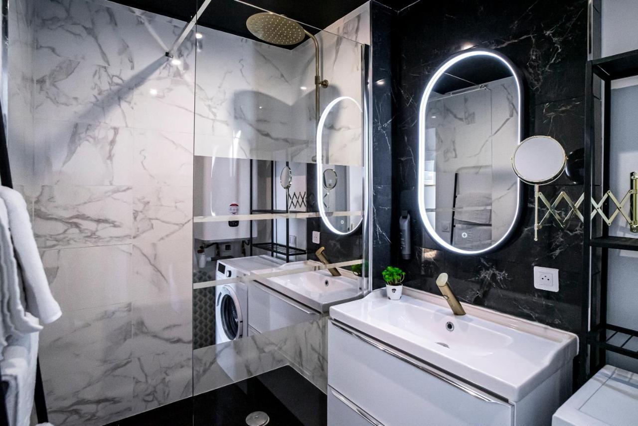 Au Palais Des Pyrenees! Hyper Centre -Clim-Balcon-Parking Gratuit Apartment По Екстериор снимка