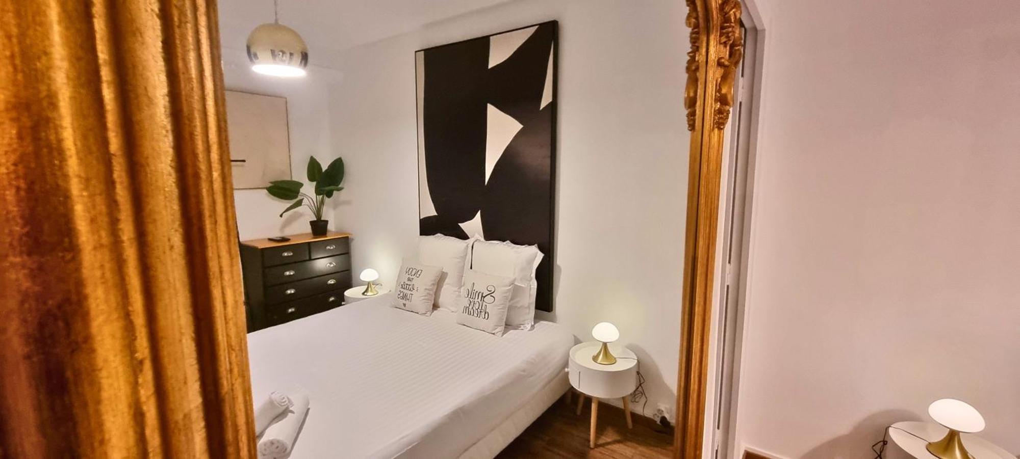 Au Palais Des Pyrenees! Hyper Centre -Clim-Balcon-Parking Gratuit Apartment По Екстериор снимка
