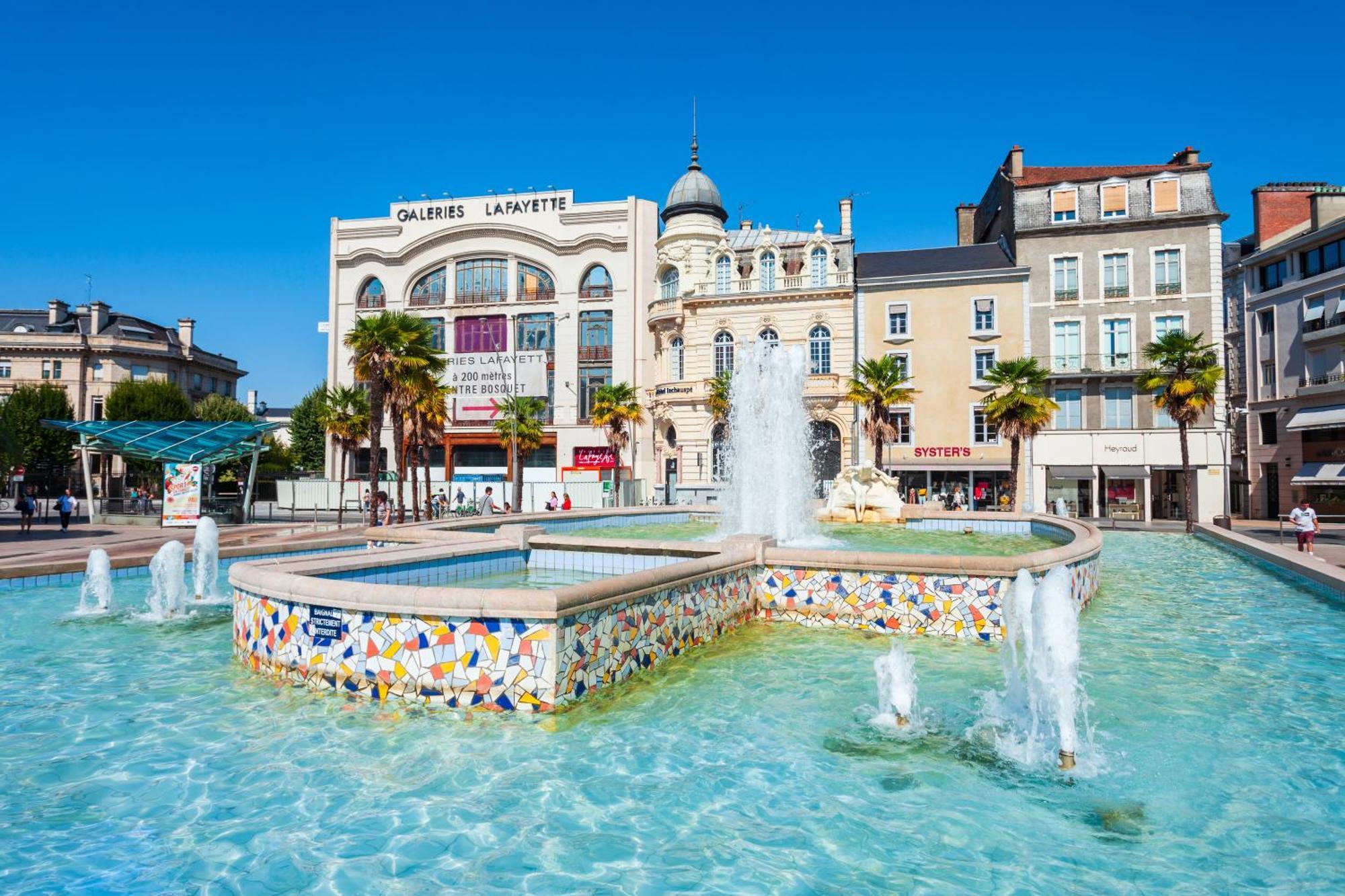 Au Palais Des Pyrenees! Hyper Centre -Clim-Balcon-Parking Gratuit Apartment По Екстериор снимка